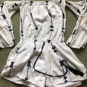 PRETTY off the should white romper